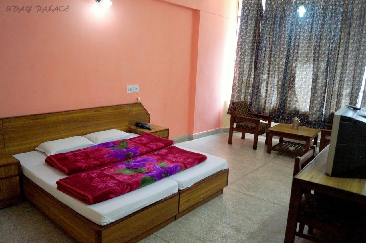 Hotel Uday Palace Pipalkoti Bagian luar foto